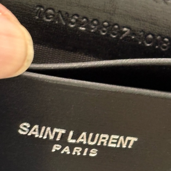 Yves Saint Laurent Black Leather women’s wallet - Picture 7 of 12